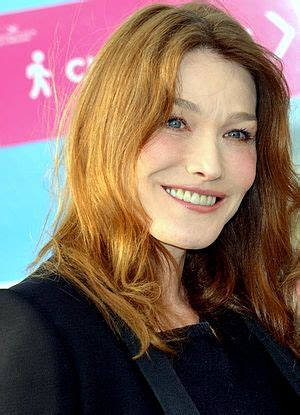 Carla Bruni Biography, Age, Height, Husband, Net。